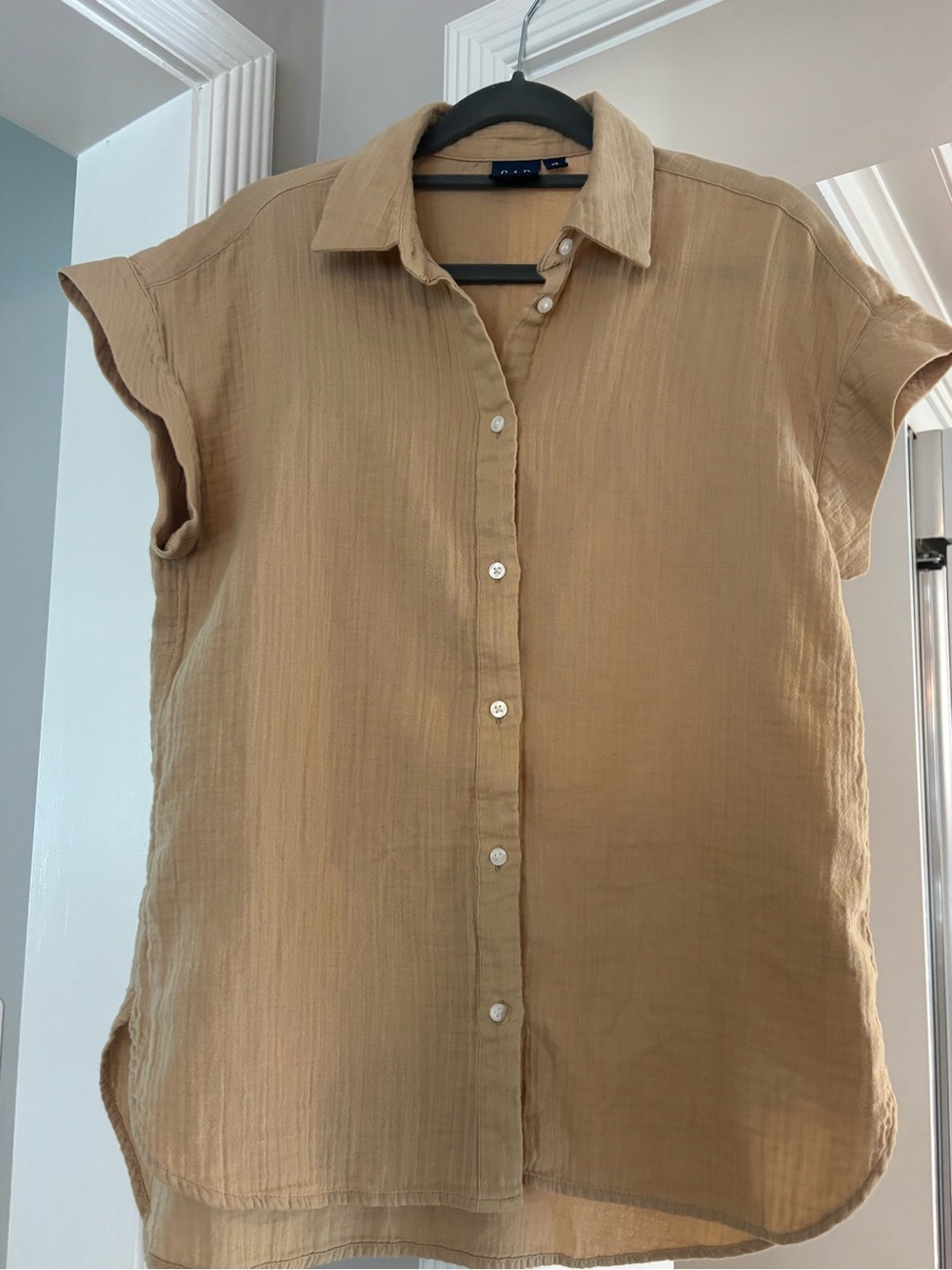 GAP Tan Short Sleeve Button-Down Shirt